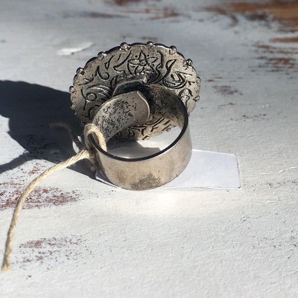 Handmade Rhinestone Ring - Picture 4 of 4